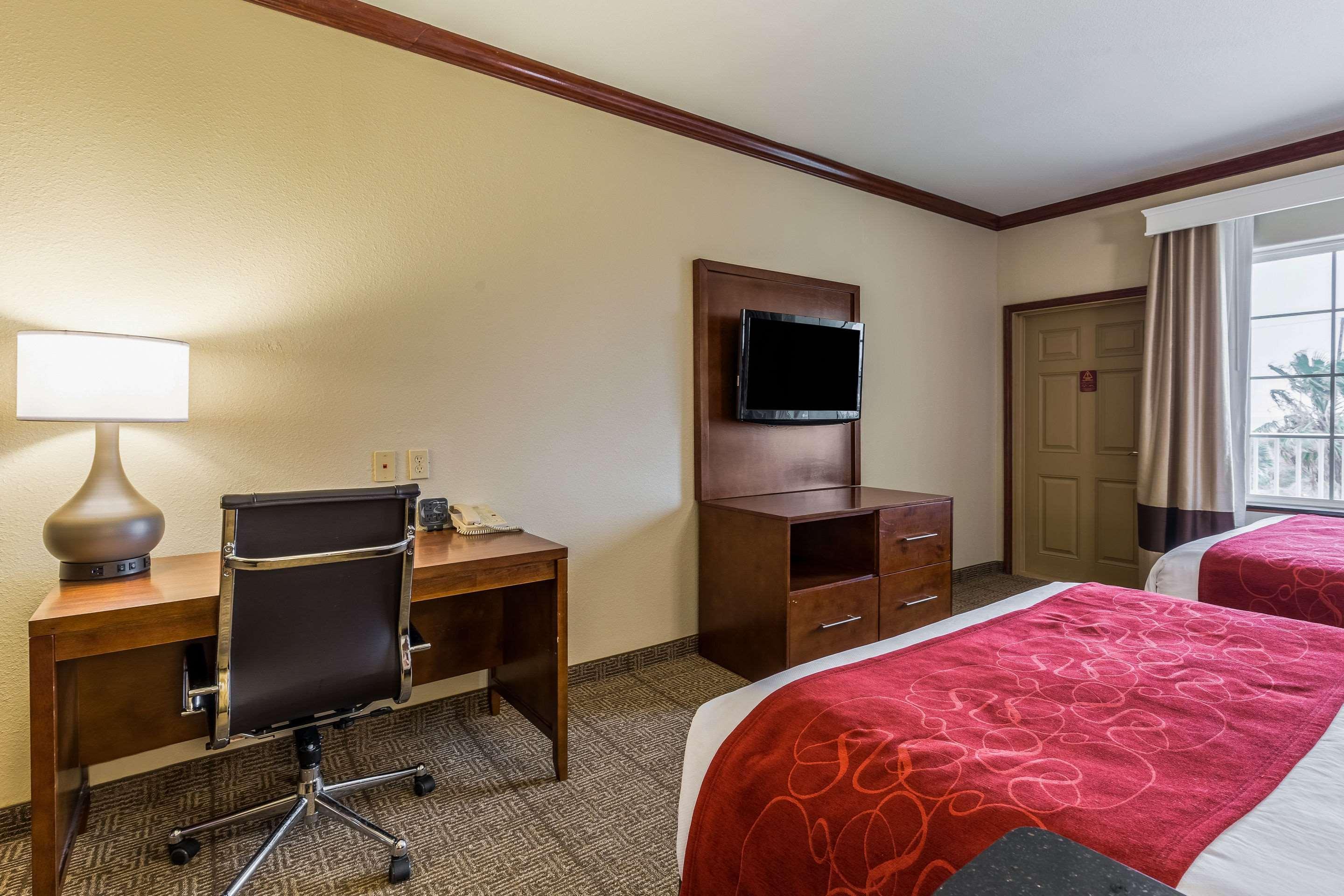 Comfort Suites Galveston Exterior photo